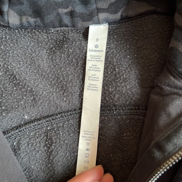 Lululemon Scuba Hoodie - Picture 4 of 4